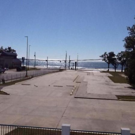 Broadway Inn Express Biloxi Exterior foto