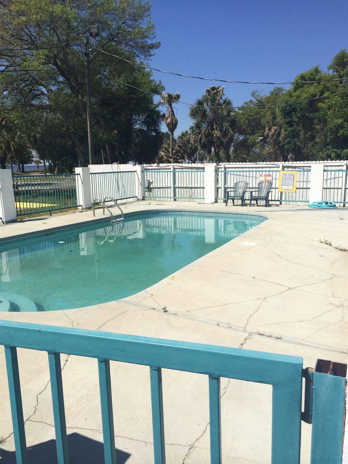 Broadway Inn Express Biloxi Exterior foto