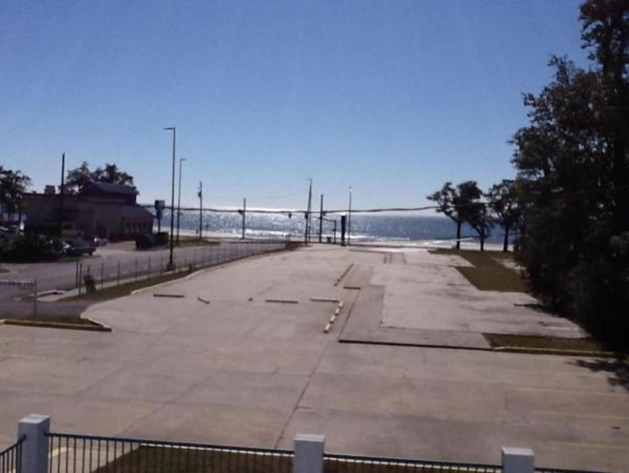 Broadway Inn Express Biloxi Exterior foto